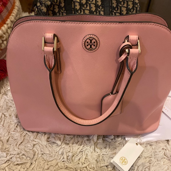 Tory Burch Handbags - Tory Burch Robinson Dome bag